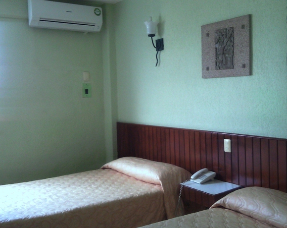 Imagen de la habitación del Hotel Batab. Foto 4