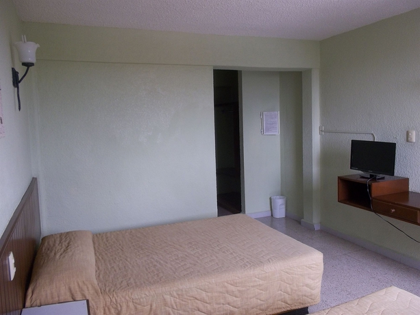 Imagen de la habitación del Hotel Batab. Foto 7