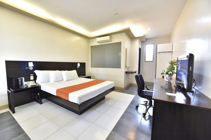 Imagen de la habitación del Hotel Batangas Country Club. Foto 4