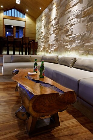 Imagen de la habitación del Hotel Batatu Villa. Foto 31