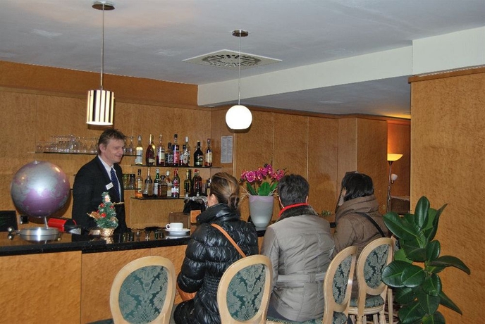 Imagen del bar/restaurante del Hotel Batavia. Foto 1