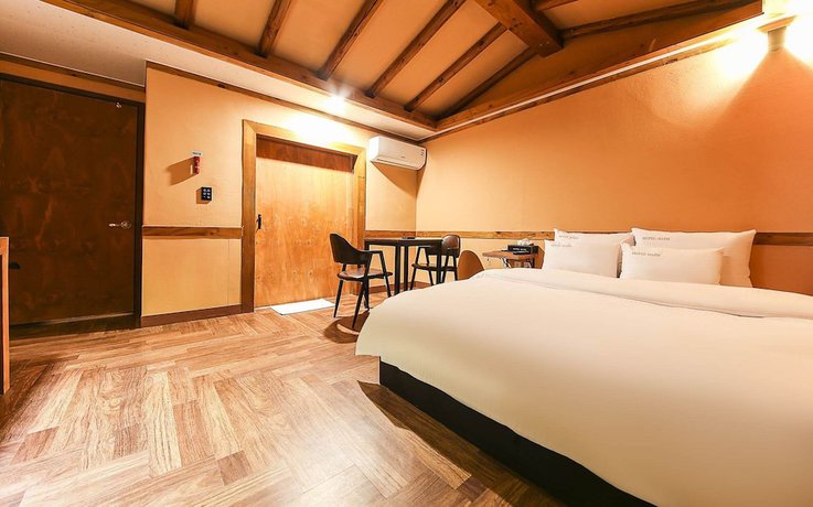 Imagen de la habitación del Hotel Bath. Foto 3