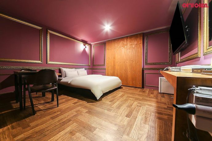 Imagen de la habitación del Hotel Bath. Foto 4