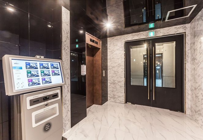 Imagen de los interiores del Hotel Bath. Foto 19