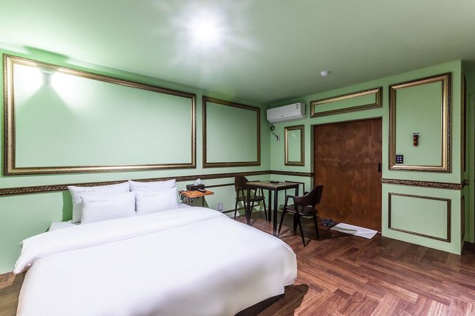 Imagen de la habitación del Hotel Bath. Foto 6
