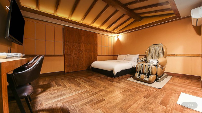 Imagen de la habitación del Hotel Bath. Foto 7