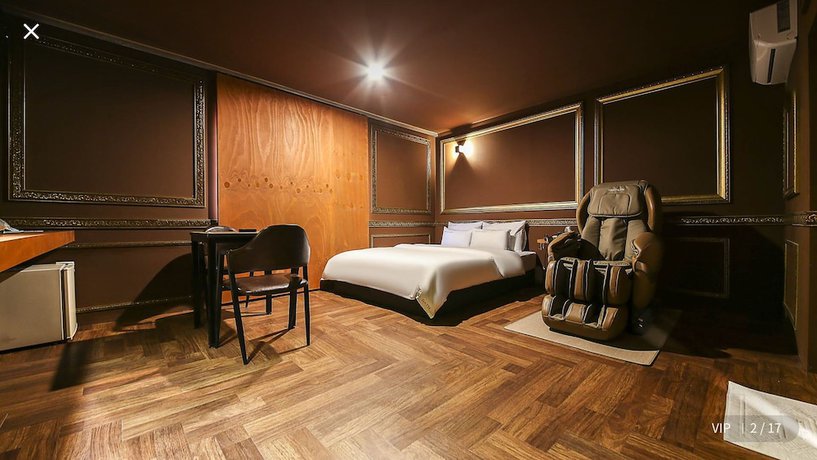 Imagen de la habitación del Hotel Bath. Foto 11