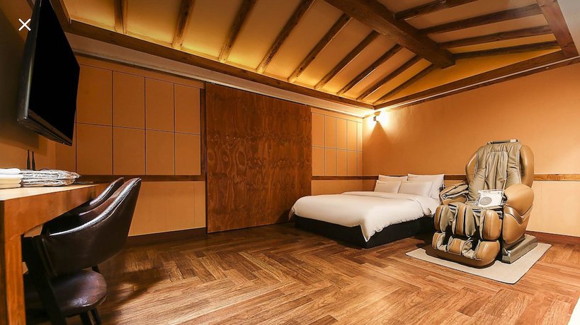 Imagen de la habitación del Hotel Bath. Foto 13