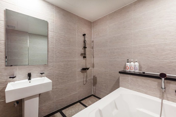 Imagen de la habitación del Hotel Bath. Foto 17