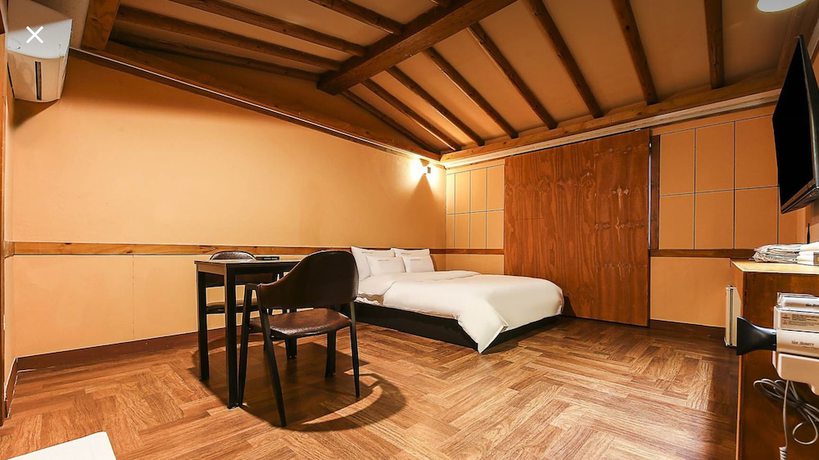 Imagen de la habitación del Hotel Bath. Foto 18