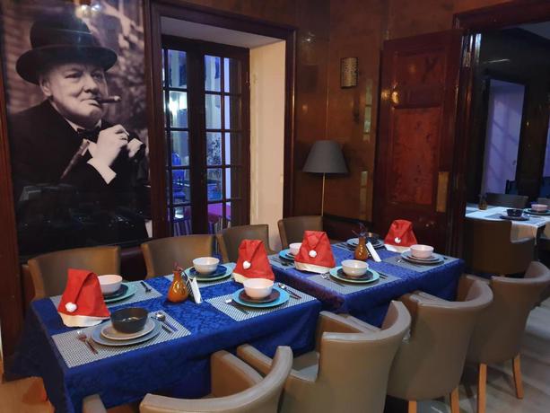 Imagen del bar/restaurante del Hotel Batha. Foto 4