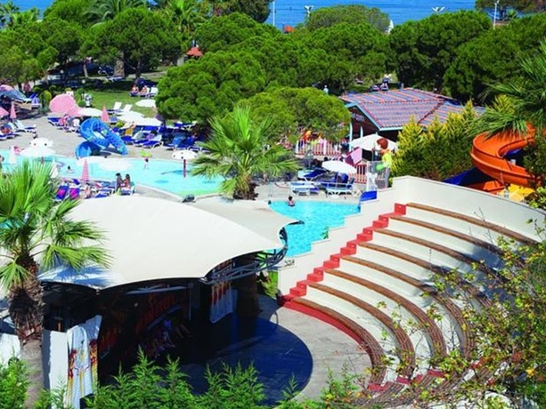 Imagen general del Hotel Batihan Beach Resort and Spa. Foto 3