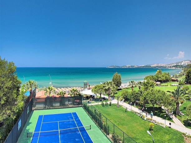 Imagen general del Hotel Batihan Beach Resort and Spa. Foto 8