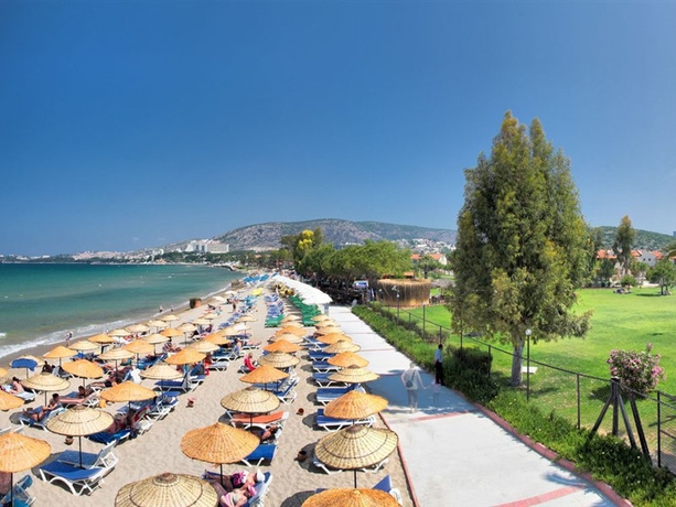 Imagen general del Hotel Batihan Beach Resort and Spa. Foto 11