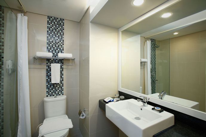 Imagen de la habitación del Hotel Batiqa Hotel and Apartments Karawang. Foto 6