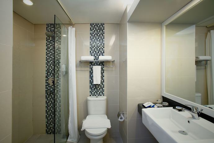 Imagen de la habitación del Hotel Batiqa Hotel and Apartments Karawang. Foto 7