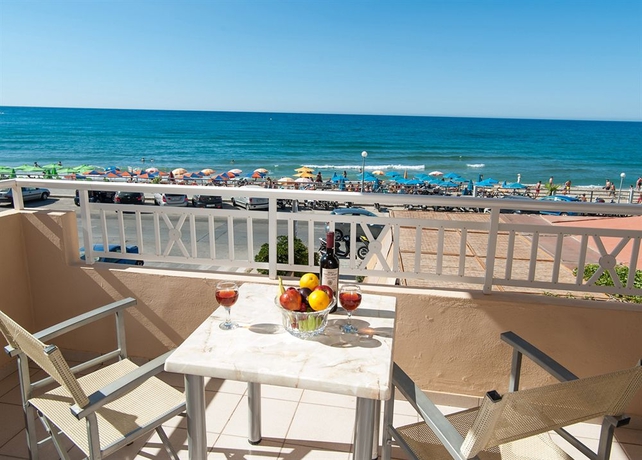 Imagen de la habitación del Hotel Batis Beach. Foto 7