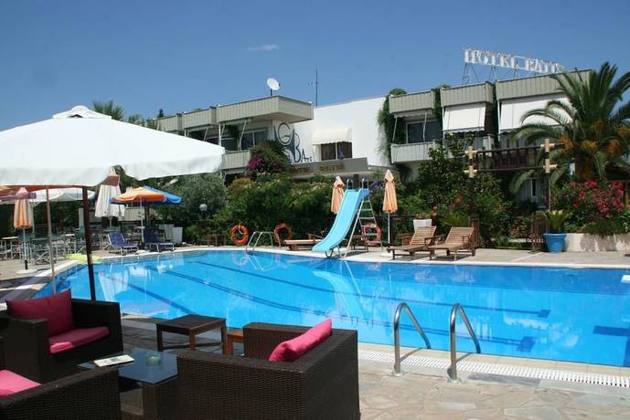 Imagen de los exteriores del Hotel Batis. Foto 11