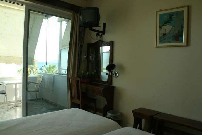 Imagen de la habitación del Hotel Batis. Foto 6