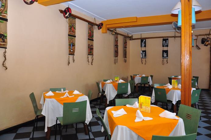 Imagen del bar/restaurante del Hotel Bativa. Foto 5