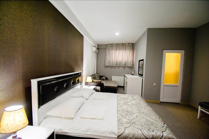 Imagen de la habitación del Hotel Batoni. Foto 16