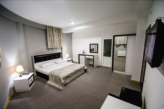 Imagen de la habitación del Hotel Batoni. Foto 18