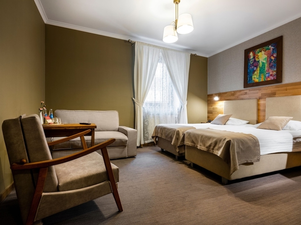 Imagen de la habitación del Hotel Batory. Foto 12