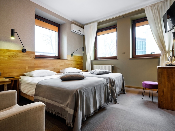 Imagen de la habitación del Hotel Batory. Foto 13