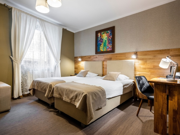 Imagen de la habitación del Hotel Batory. Foto 14