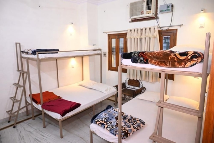Imagen de la habitación del Hotel Batra Guest House. Foto 13