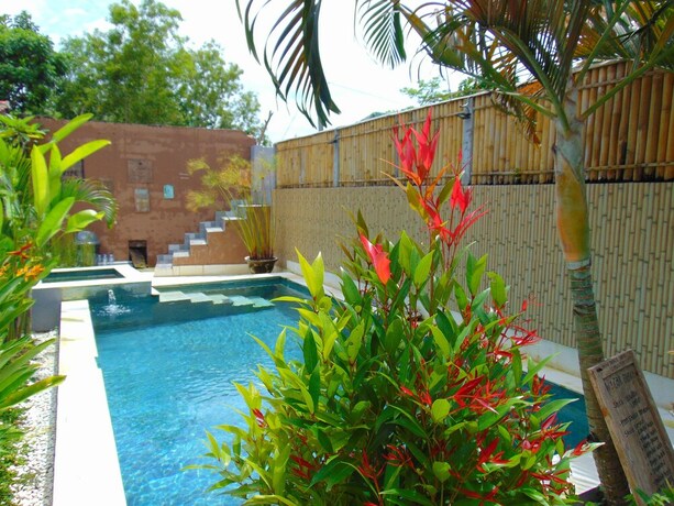 Imagen de la piscina del Hotel Batu Kandik Homestay. Foto 27