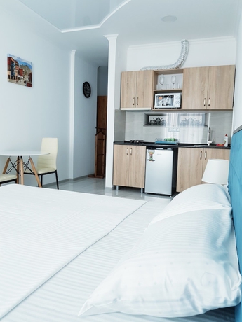 Imagen de la habitación del Hotel Batumi Real Lux. Foto 17
