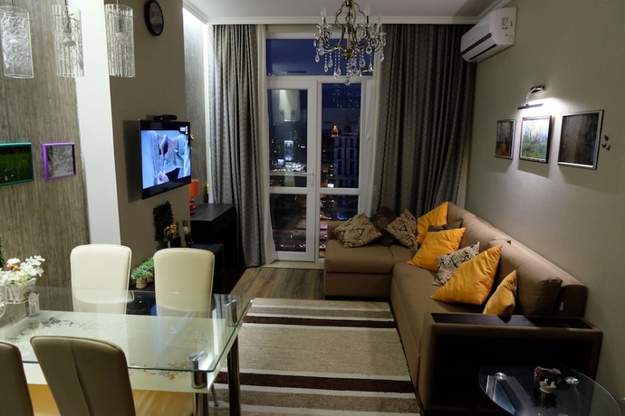 Imagen de la habitación del Hotel Batumi Real Lux. Foto 18