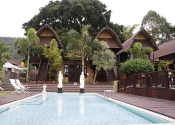Imagen de la piscina del Hotel Batur Lakeside Huts. Foto 16