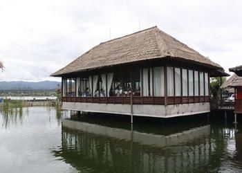 Imagen de los exteriores del Hotel Batur Lakeside Huts. Foto 13
