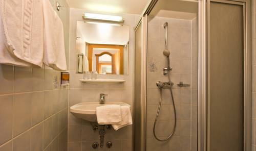 Imagen de la habitación del Hotel Batzenh&auml;usl, Seefeld in Tirol. Foto 6