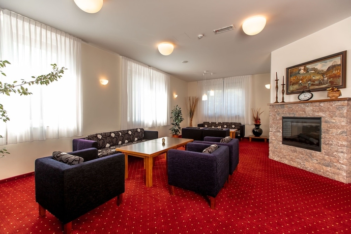 Imagen de los interiores del Hotel Bau. Foto 16