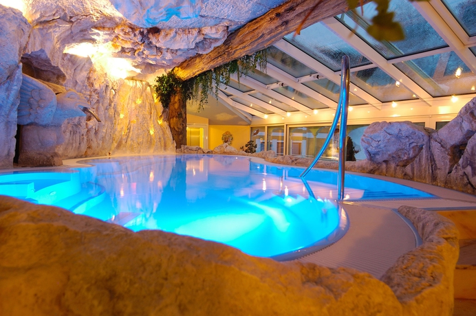 Imagen de la piscina del Hotel Bauer, Saalbach-Hinterglemm . Foto 11