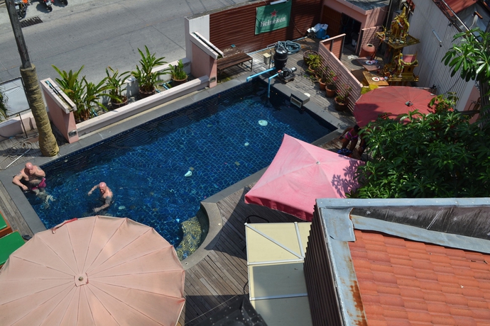 Imagen de la piscina del Hotel Bauman Ville. Foto 6