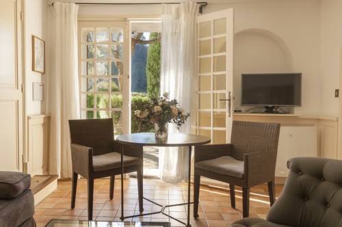 Imagen de la habitación del Hotel Baumanière Les Baux De Provence. Foto 8