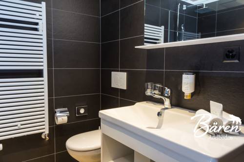 Imagen de la habitación del Hotel B&auml;ren, ADELBODEN . Foto 10