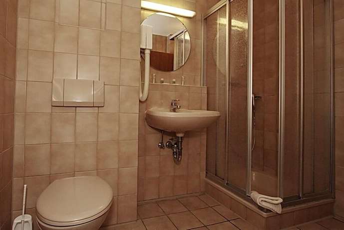 Imagen de la habitación del Hotel B&auml;ren, Leimen. Foto 10