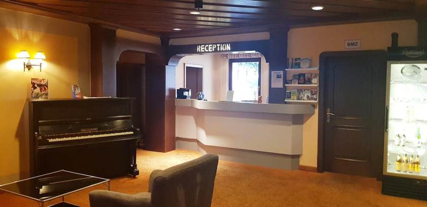 Imagen de los interiores del Hotel B&auml;ren, Leimen. Foto 18