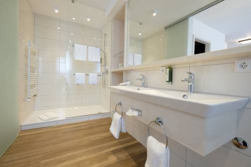 Imagen de la habitación del Hotel B&auml;ren Titisee. Foto 15