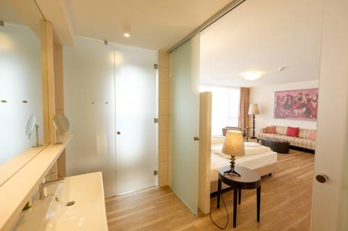 Imagen de la habitación del Hotel B&auml;ren Titisee. Foto 16