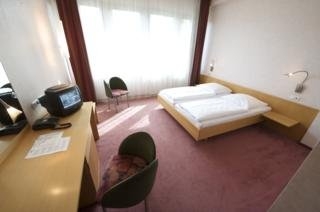 Imagen de la habitación del Hotel B&auml;rlin. Foto 11