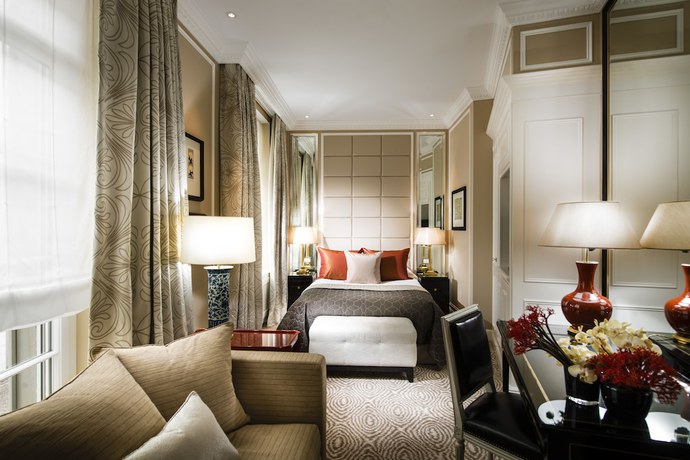 Imagen de la habitación del Hotel Baur Au Lac. Foto 9