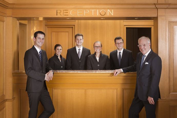 Imagen de los interiores del Hotel Baur Au Lac. Foto 18