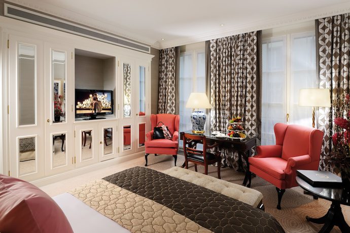 Imagen de la habitación del Hotel Baur Au Lac. Foto 15