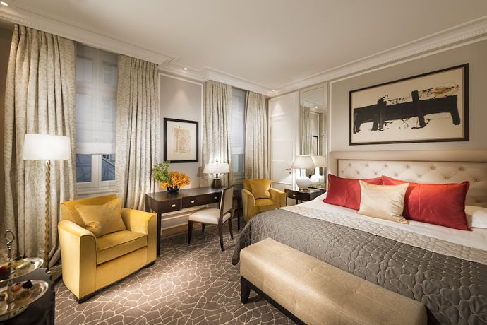 Imagen de la habitación del Hotel Baur Au Lac. Foto 16